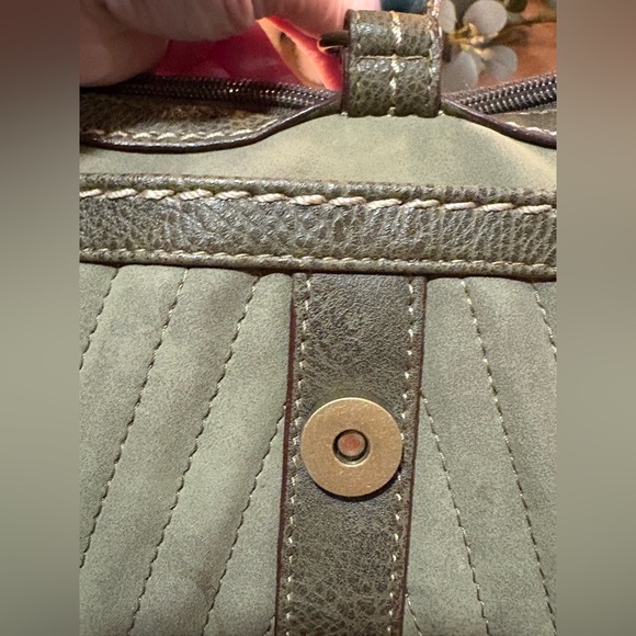 B. O. C. Clover hill crossbody bag and wristlet. - Picture 5 of 16